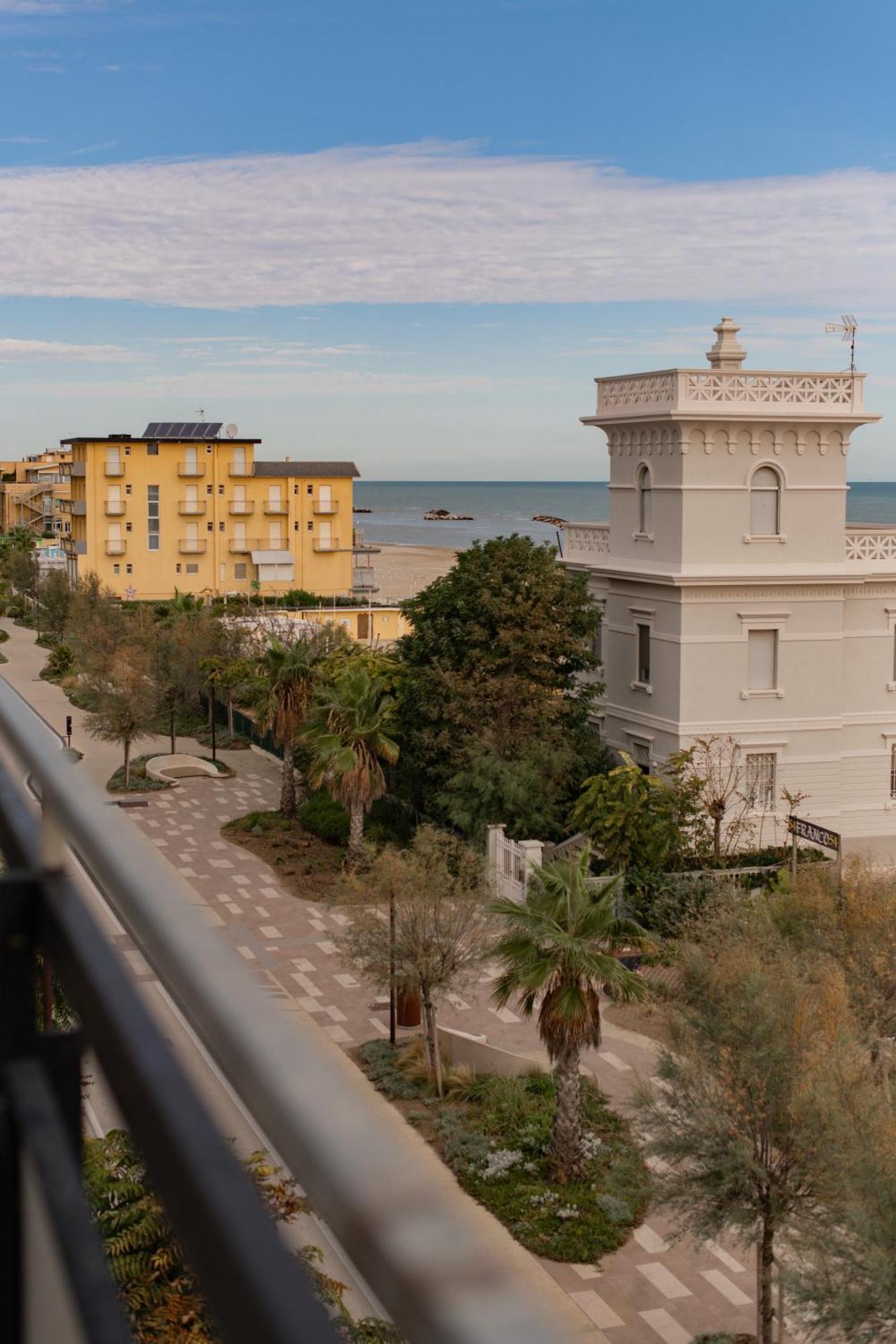 Hotel Re Leone Rimini Exterior photo